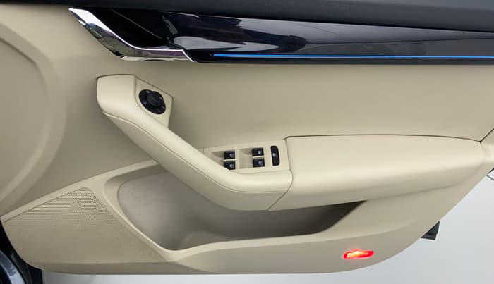 2018 Skoda Octavia LK 1.8 TSI AT, Petrol, Automatic, 8,162 km, Driver Side Door Panels Control