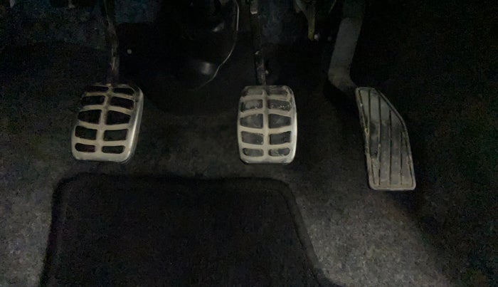 2016 Maruti Celerio VXI d, CNG, Manual, 70,049 km, Pedals