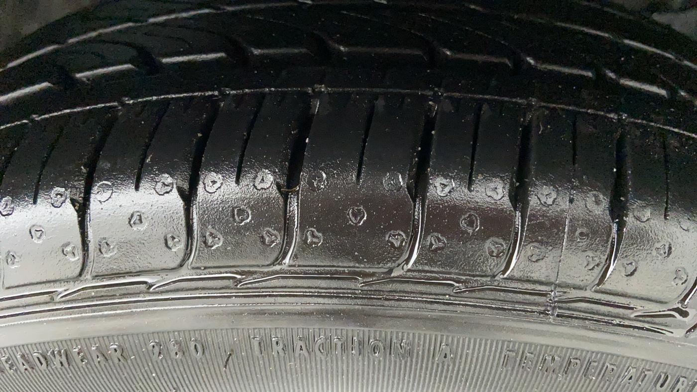 2016 Maruti Celerio VXI d, CNG, Manual, 70,049 km, Right Front Tyre Tread