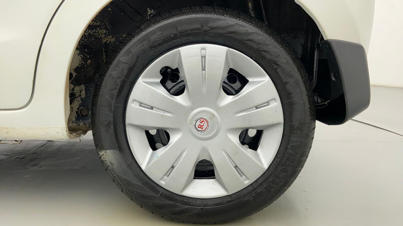 2016 Maruti Celerio VXI d, CNG, Manual, 70,049 km, Left Rear Wheel