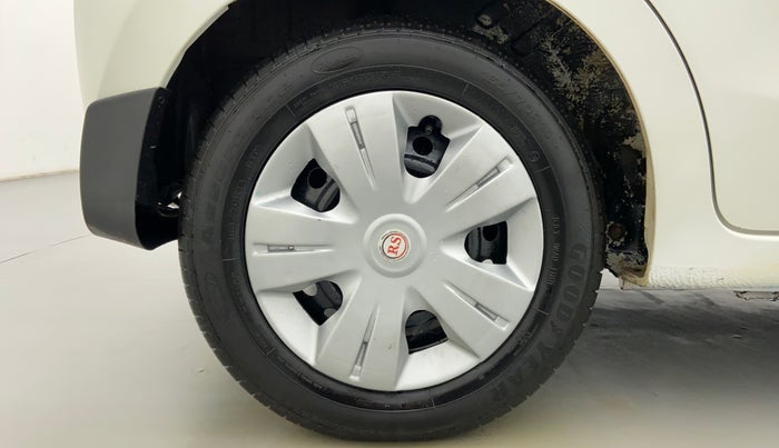 2016 Maruti Celerio VXI d, CNG, Manual, 70,049 km, Right Rear Wheel