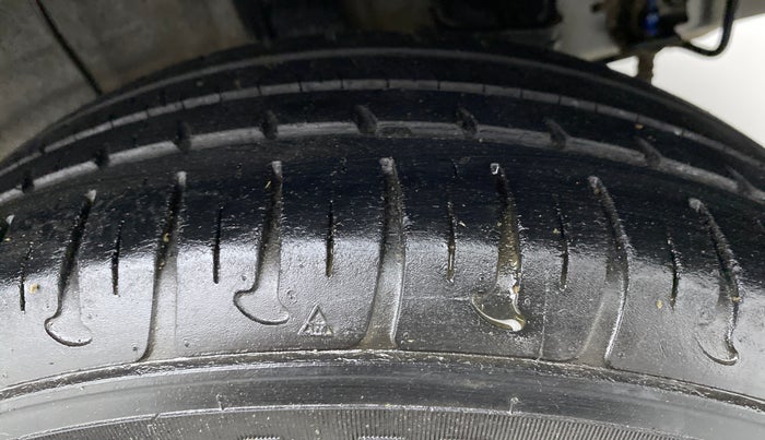 2019 Hyundai Grand i10 MAGNA 1.2 KAPPA VTVT, Petrol, Manual, 21,284 km, Left Rear Tyre Tread