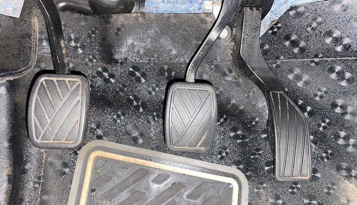 2022 Maruti S Cross ZETA 1.5, Petrol, Manual, 98,740 km, Pedals