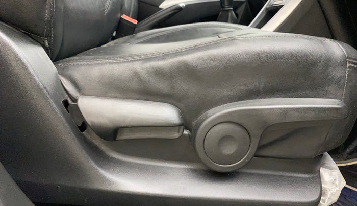 2022 Maruti S Cross ZETA 1.5, Petrol, Manual, 98,740 km, Driver Side Adjustment Panel