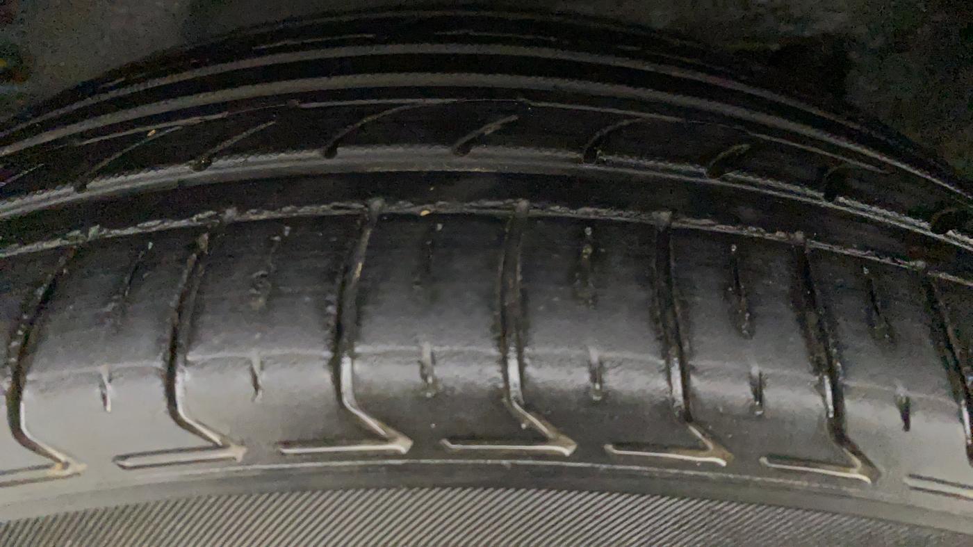 2018 Toyota Corolla Altis VL CVT PETROL, Petrol, Automatic, 74,502 km, Right Front Tyre Tread