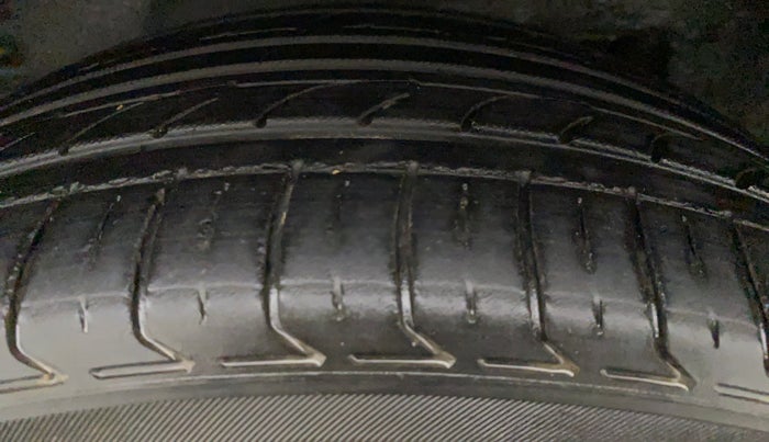 2018 Toyota Corolla Altis VL CVT PETROL, Petrol, Automatic, 74,502 km, Right Front Tyre Tread