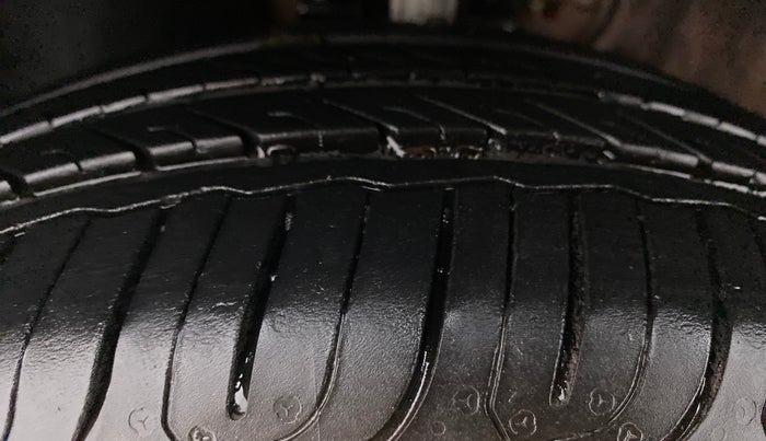 2012 Volkswagen Polo TRENDLINE 1.2L PETROL, Petrol, Manual, 38,226 km, Left Front Tyre Tread