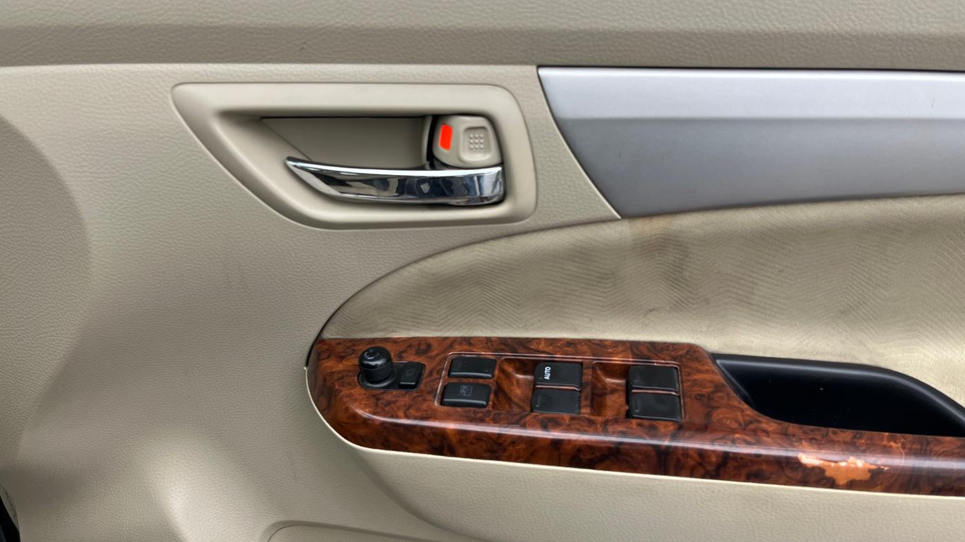 2017 Maruti Ertiga VXI, Petrol, Manual, 1,14,288 km, Driver Side Door Panels Control
