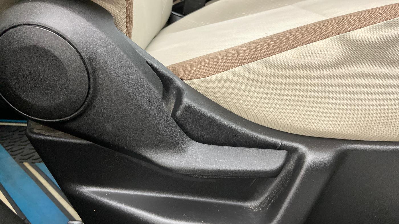 2019 Maruti New Wagon-R VXI 1.0, Petrol, Manual, 6,629 km, Driver Side Adjustment Panel
