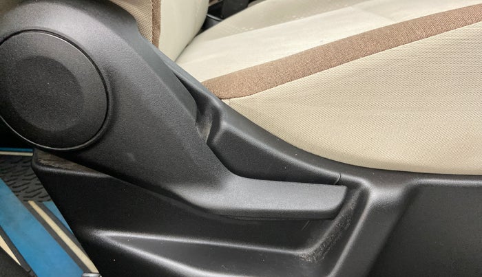 2019 Maruti New Wagon-R VXI 1.0, Petrol, Manual, 6,629 km, Driver Side Adjustment Panel