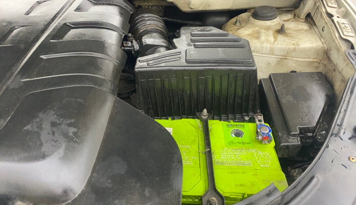 2017 Mahindra XUV500 W10 AT, Diesel, Automatic, 76,548 km, Engine View - Left