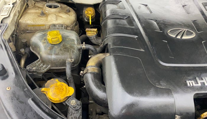2017 Mahindra XUV500 W10 AT, Diesel, Automatic, 76,548 km, Engine View - Right