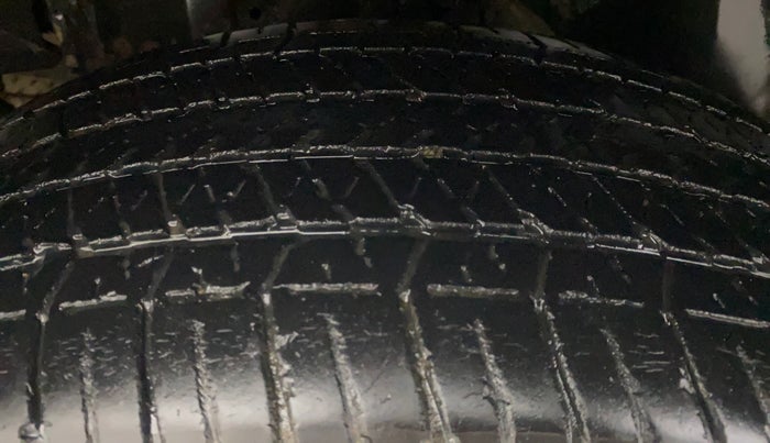 2017 Mahindra XUV500 W10 AT, Diesel, Automatic, 76,548 km, Right Rear Tyre Tread