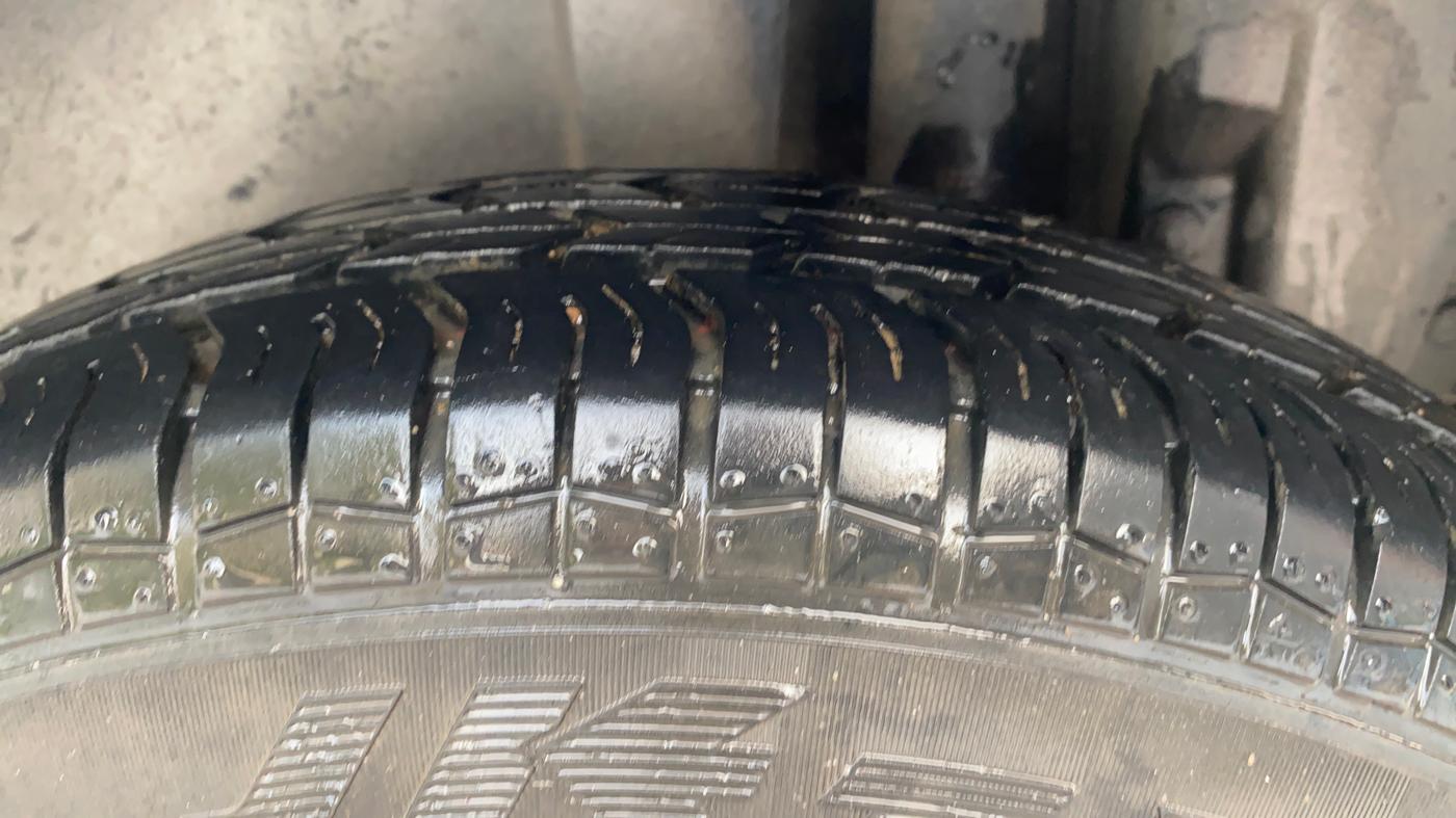 2017 Maruti Swift VXI, Petrol, Manual, 9,848 km, Left Rear Tyre Tread