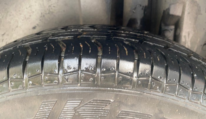 2017 Maruti Swift VXI, Petrol, Manual, 9,848 km, Left Rear Tyre Tread