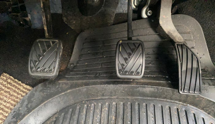 2017 Maruti Swift VXI, Petrol, Manual, 9,848 km, Pedals