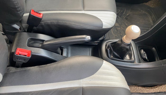 2017 Maruti Swift VXI, Petrol, Manual, 9,848 km, Gear Lever