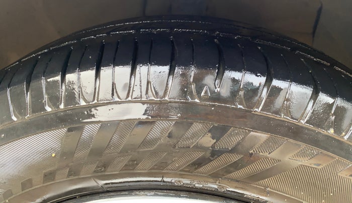 2018 Hyundai Grand i10 MAGNA 1.2 KAPPA VTVT, Petrol, Manual, 67,189 km, Right Front Tyre Tread