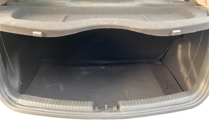 2018 Hyundai Grand i10 MAGNA 1.2 KAPPA VTVT, Petrol, Manual, 67,189 km, Boot Inside