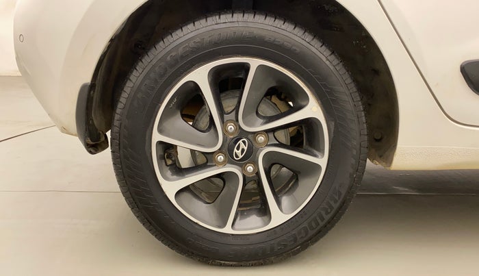 2018 Hyundai Grand i10 SPORTZ (O) AT 1.2 KAPPA VTVT, Petrol, Automatic, 58,831 km, Right Rear Wheel