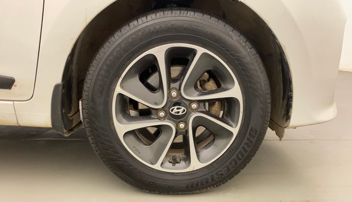 2018 Hyundai Grand i10 SPORTZ (O) AT 1.2 KAPPA VTVT, Petrol, Automatic, 58,831 km, Right Front Wheel