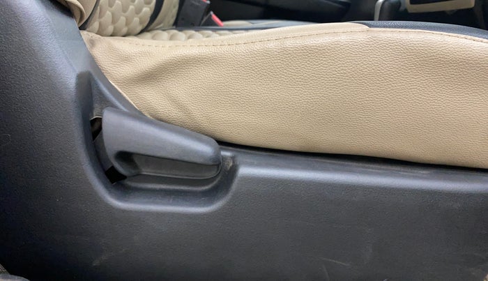 2018 Maruti Wagon R 1.0 VXI AMT, Petrol, Automatic, 80,284 km, Driver Side Adjustment Panel