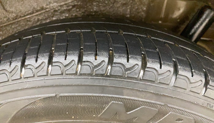 2018 Maruti Wagon R 1.0 VXI AMT, Petrol, Automatic, 80,284 km, Left Rear Tyre Tread