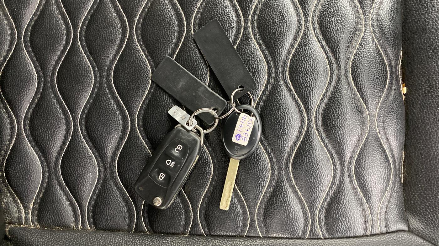 2022 Tata Tiago XT CNG, CNG, Manual, 63,607 km, Key Close Up