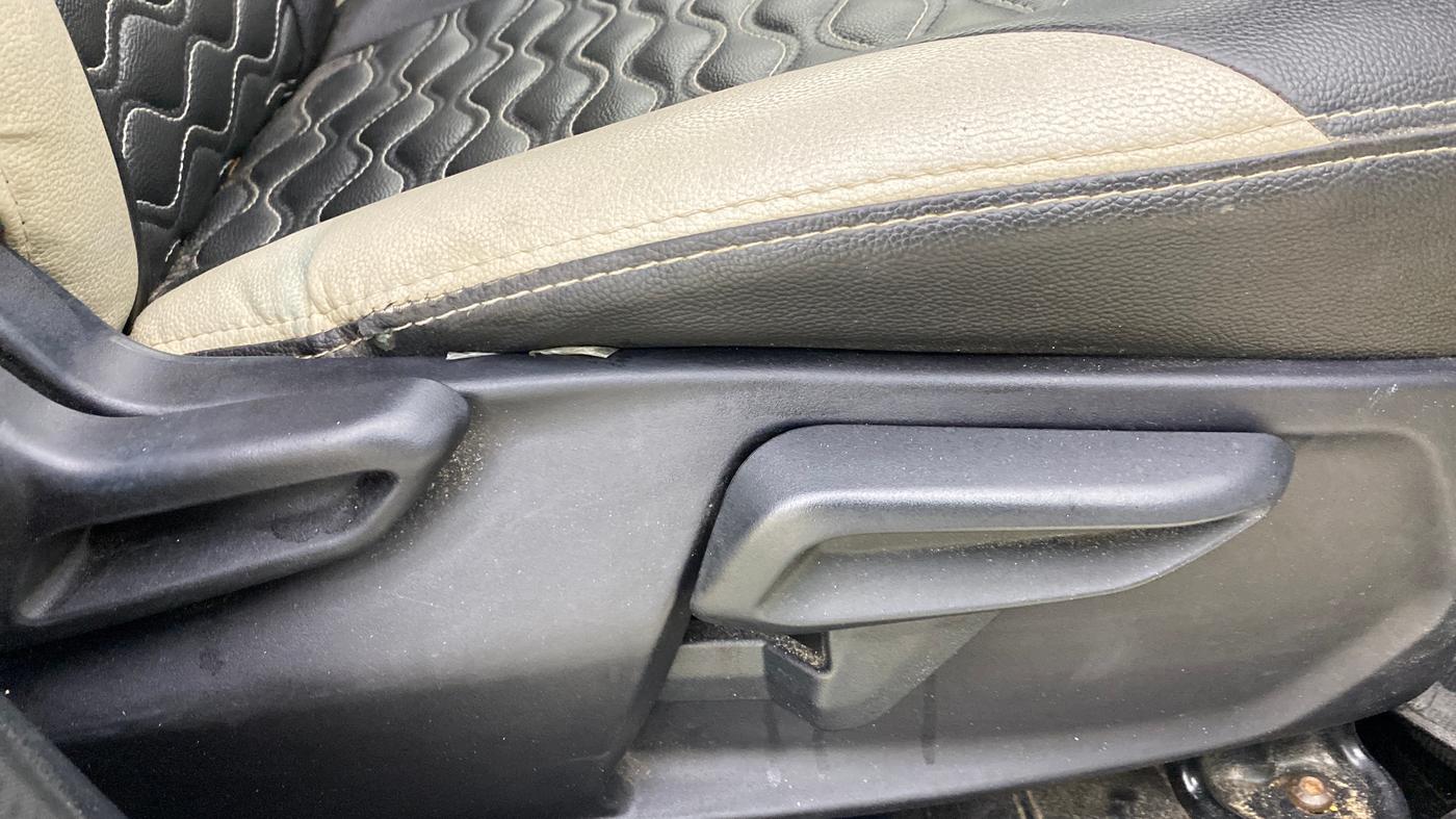 2022 Tata Tiago XT CNG, CNG, Manual, 63,607 km, Driver Side Adjustment Panel