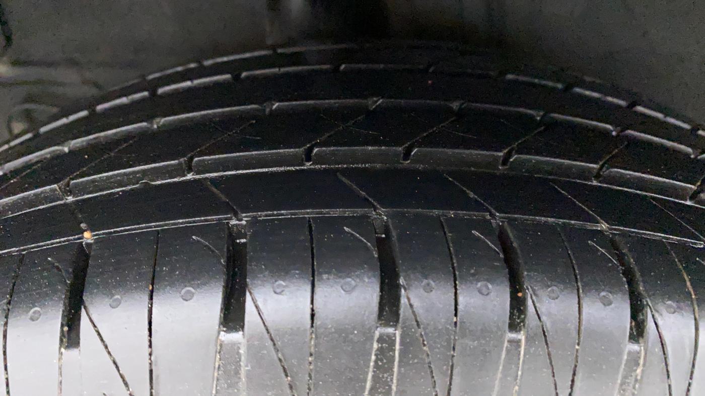 2020 KIA SONET GTX PLUS DCT 1.0, Petrol, Automatic, 23,104 km, Right Rear Tyre Tread