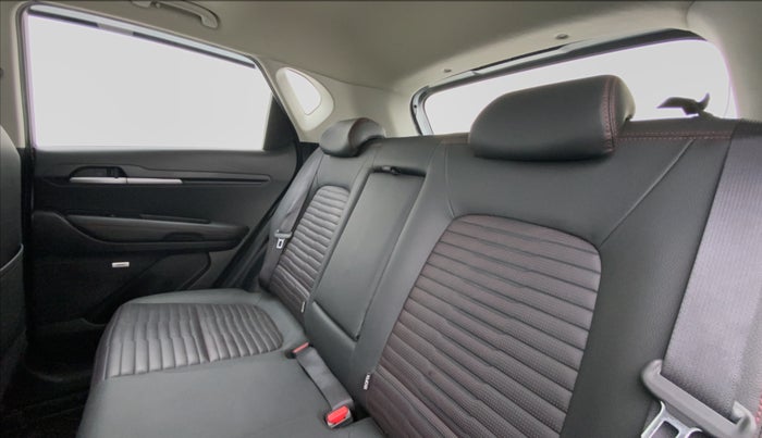 2020 KIA SONET GTX PLUS DCT 1.0, Petrol, Automatic, 23,104 km, Right Side Rear Door Cabin
