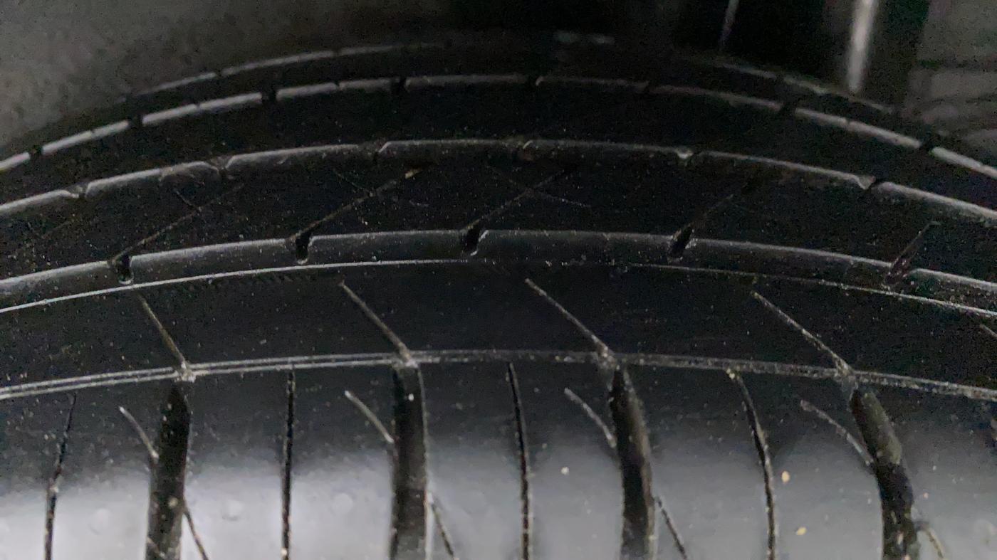 2020 KIA SONET GTX PLUS DCT 1.0, Petrol, Automatic, 23,104 km, Left Rear Tyre Tread