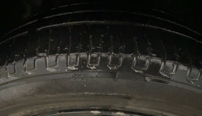 2020 Hyundai Elite i20 SPORTZ PLUS 1.2, Petrol, Manual, 50,097 km, Left Front Tyre Tread