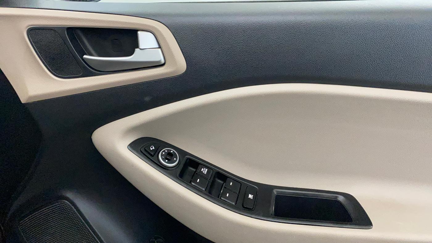 2020 Hyundai Elite i20 SPORTZ PLUS 1.2, Petrol, Manual, 50,097 km, Driver Side Door Panels Control