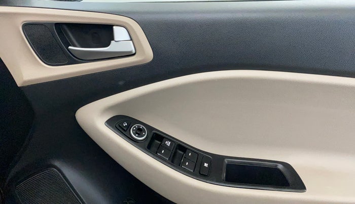 2020 Hyundai Elite i20 SPORTZ PLUS 1.2, Petrol, Manual, 50,097 km, Driver Side Door Panels Control