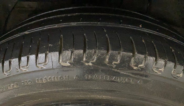 2020 Hyundai Elite i20 SPORTZ PLUS 1.2, Petrol, Manual, 50,097 km, Right Rear Tyre Tread