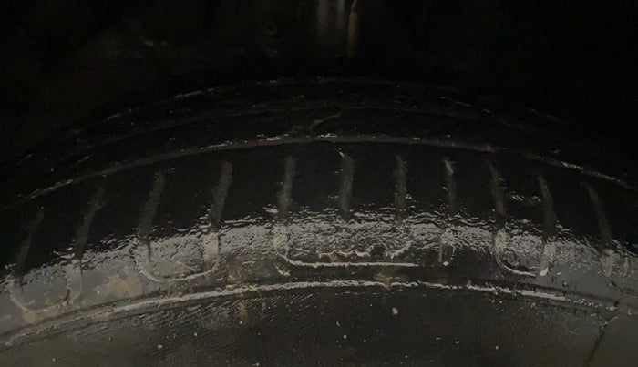 2018 Maruti Baleno DELTA PETROL 1.2, Petrol, Manual, 71,360 km, Left Front Tyre Tread