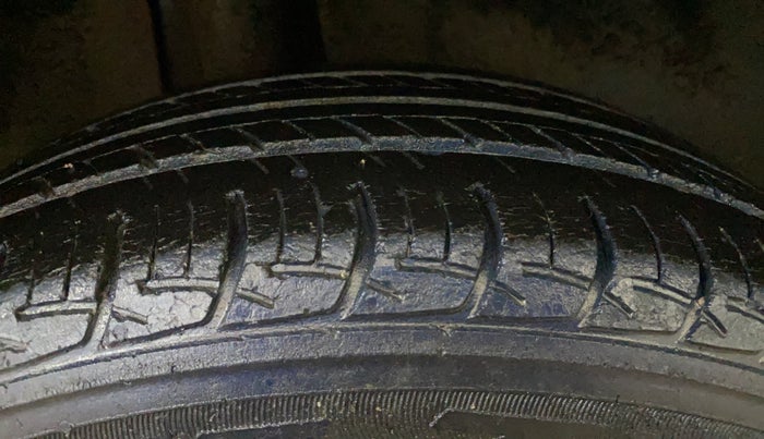 2018 Maruti Baleno DELTA PETROL 1.2, Petrol, Manual, 71,360 km, Right Rear Tyre Tread