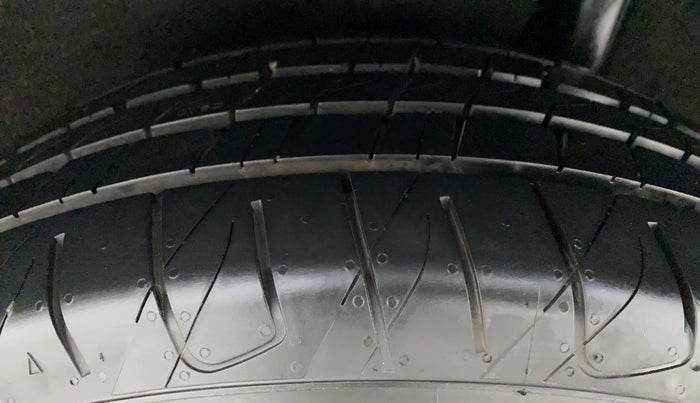 2016 Maruti Vitara Brezza ZDI PLUS, Diesel, Manual, 72,260 km, Left Rear Tyre Tread