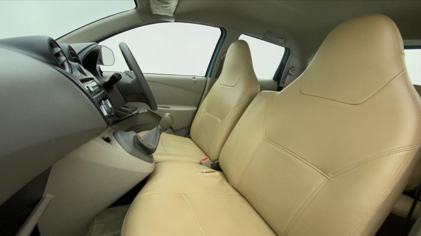 2015 Datsun Go T, Petrol, Manual, 29,272 km, Right Side Front Door Cabin