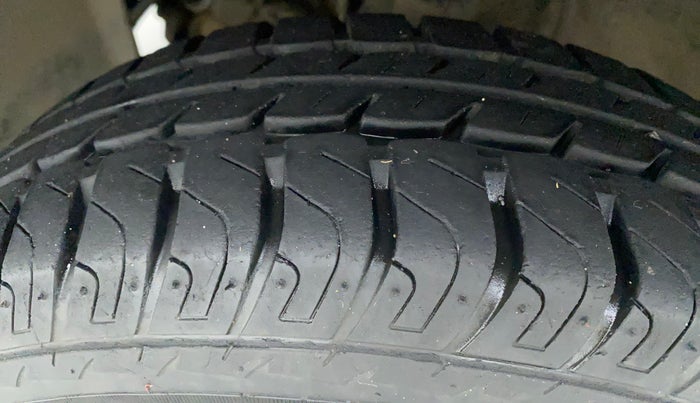 2015 Datsun Go T, Petrol, Manual, 29,272 km, Left Front Tyre Tread