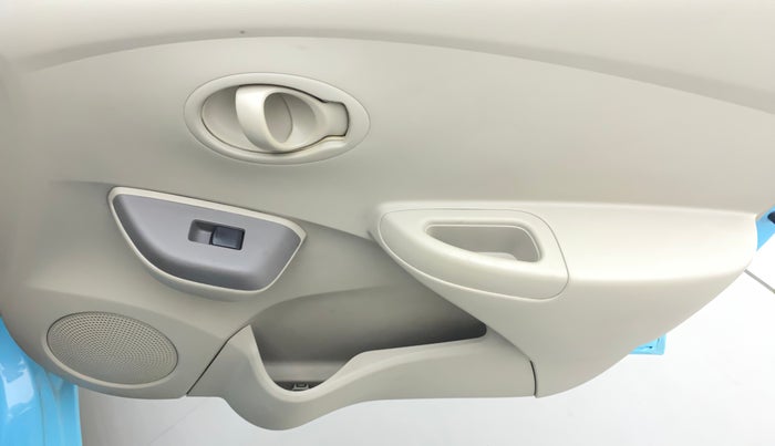 2015 Datsun Go T, Petrol, Manual, 29,272 km, Driver Side Door Panels Control