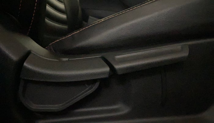 2020 Hyundai GRAND I10 NIOS SPORTZ 1.2 KAPPA VTVT DUAL TONE, Petrol, Manual, 15,964 km, Driver Side Adjustment Panel