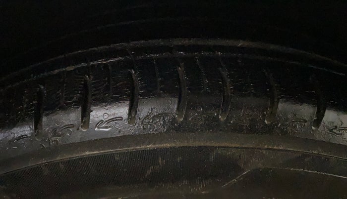 2020 Hyundai GRAND I10 NIOS SPORTZ 1.2 KAPPA VTVT DUAL TONE, Petrol, Manual, 15,964 km, Right Front Tyre Tread