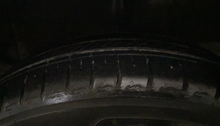 2020 Hyundai GRAND I10 NIOS SPORTZ 1.2 KAPPA VTVT DUAL TONE, Petrol, Manual, 15,964 km, Right Rear Tyre Tread