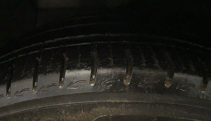 2020 Hyundai GRAND I10 NIOS SPORTZ 1.2 KAPPA VTVT DUAL TONE, Petrol, Manual, 15,964 km, Left Front Tyre Tread