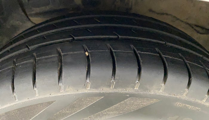 2018 Hyundai Elite i20 MAGNA EXECUTIVE 1.2, CNG, Manual, 64,166 km, Left Front Tyre Tread