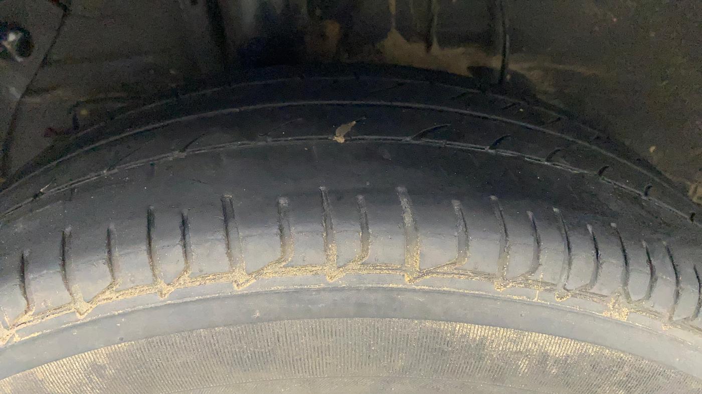 2018 Hyundai Elite i20 MAGNA EXECUTIVE 1.2, CNG, Manual, 64,166 km, Right Rear Tyre Tread