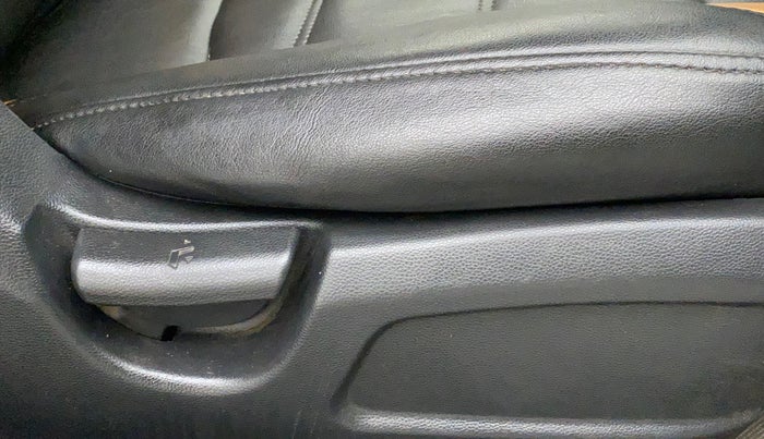 2018 Hyundai Elite i20 MAGNA EXECUTIVE 1.2, CNG, Manual, 64,166 km, Driver Side Adjustment Panel