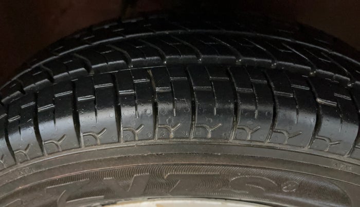 2018 Maruti Alto 800 VXI, Petrol, Manual, 37,997 km, Right Front Tyre Tread